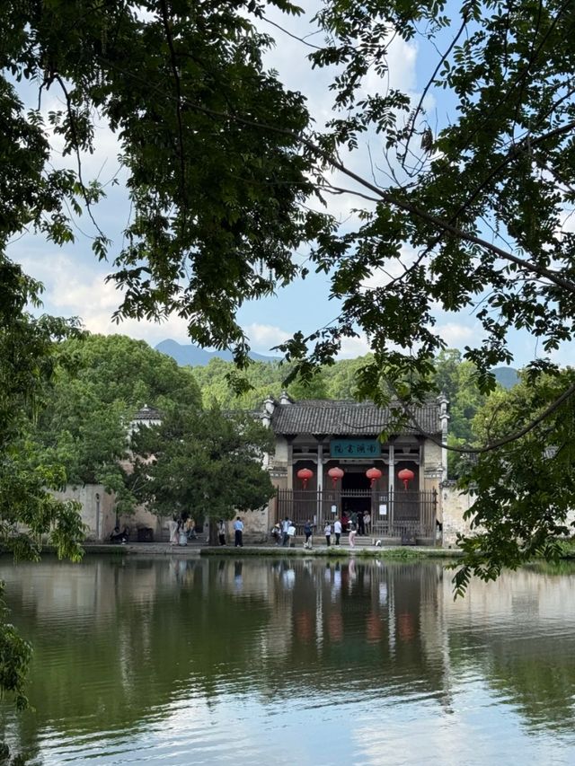 From Silver Screen to Real Scene: Discover Hongcun