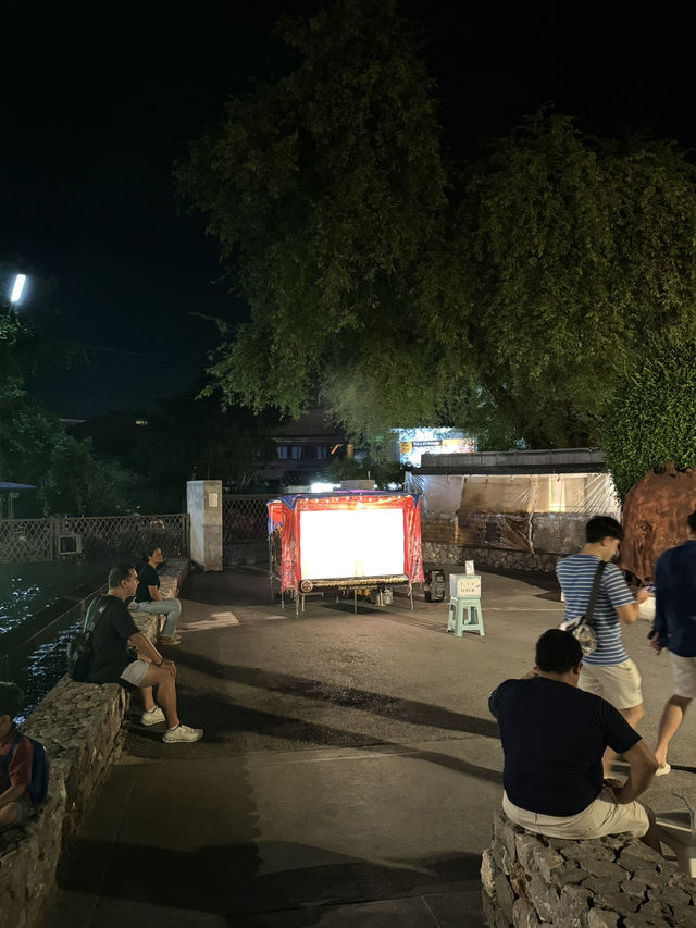 เดินชิลล์ ชิมของอร่อย ช้อปงานคราฟต์ ที่ Cicada 