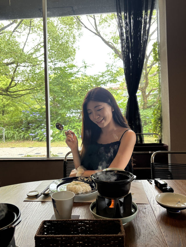 통창에서 즐기는 사가 분위기 좋은 커리 하우스🍃🥘