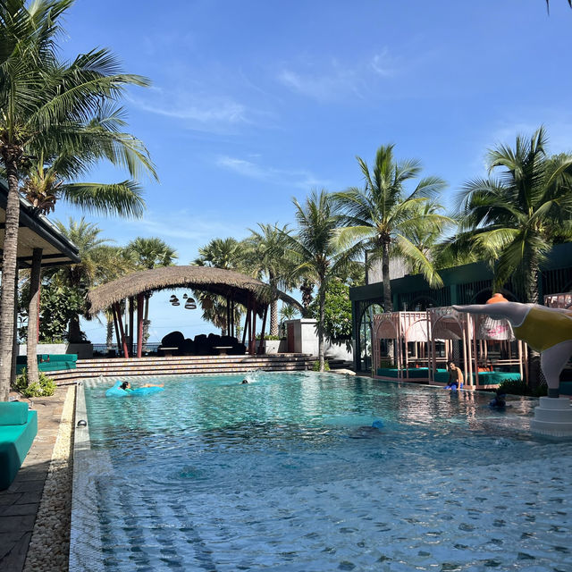 Beach Club ริมทะเลพัทยา 🏖️🌴