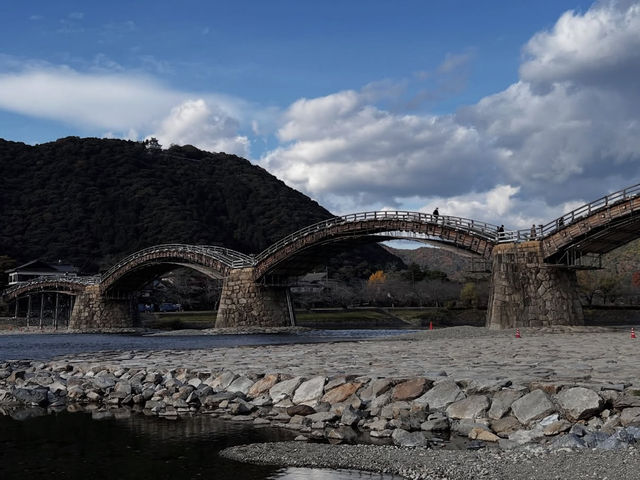 🌉錦帯橋|五連の木造アーチが描く、日本の美と技の結晶 🌉錦帯橋|五連の木造アーチが描く、日本の美と技の結晶