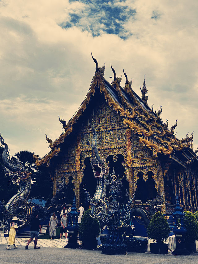 The Rong Suea Ten Temple, museum 