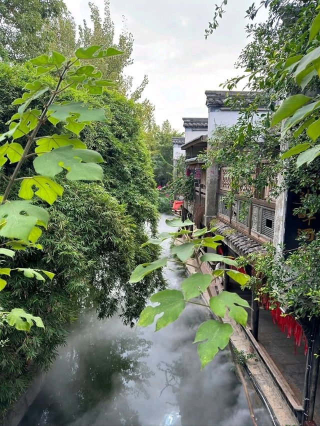 Wandering Through Huanglongxi Ancient Town Wandering Through Huanglongxi Ancient Town