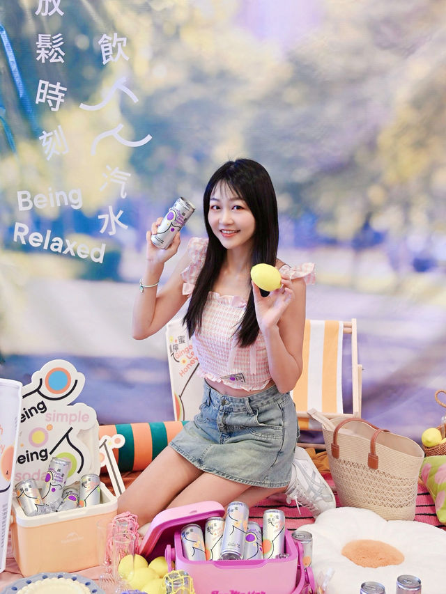 有氣嘅「健康汽水」你飲過未? 今日一試,原來勁好味😋 仲有三款口味俾你揀😍仲要小朋友都飲得 無添加防腐劑、人造糖及添加劑 絕對稱得上「健康汽水」  夏沫最鍾意「鮮檸蜜」🍋🍯 由天然龍眼蜜、鮮檸 有氣嘅「健康汽水」你飲過未? 今日一試,原來勁好味😋 仲有三款口味俾你揀😍仲要小朋友都飲得 無添加防腐劑、人造糖及添加劑 絕對稱得上「健康汽水」  夏沫最鍾意「鮮檸蜜」🍋🍯 由天然龍眼蜜、鮮檸