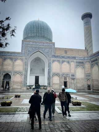 Samarkand Chronicles: From Registan Nights to Samsa Delights