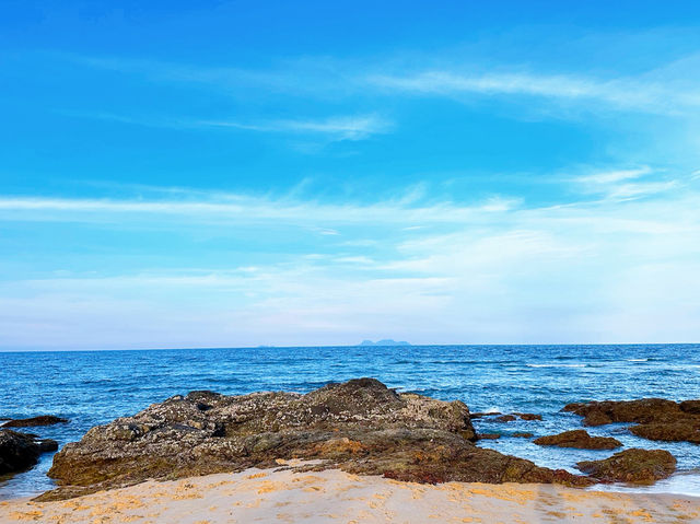 Teluk Bidara Beach – Where Tranquility Meets Untamed Beauty Teluk Bidara Beach – Where Tranquility Meets Untamed Beauty