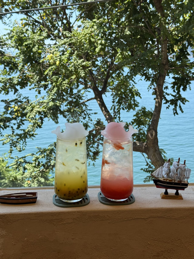 イルカの氷がかわいい影島カフェ