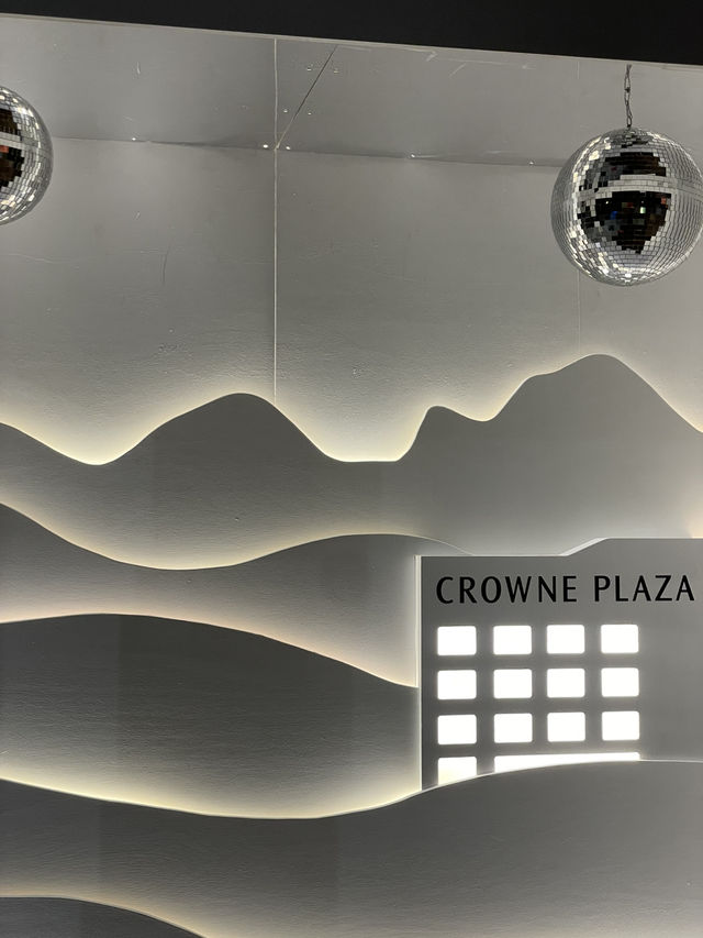 289BAR — Crowne Plaza Tainan 로비의 커피 한 잔과 분위기