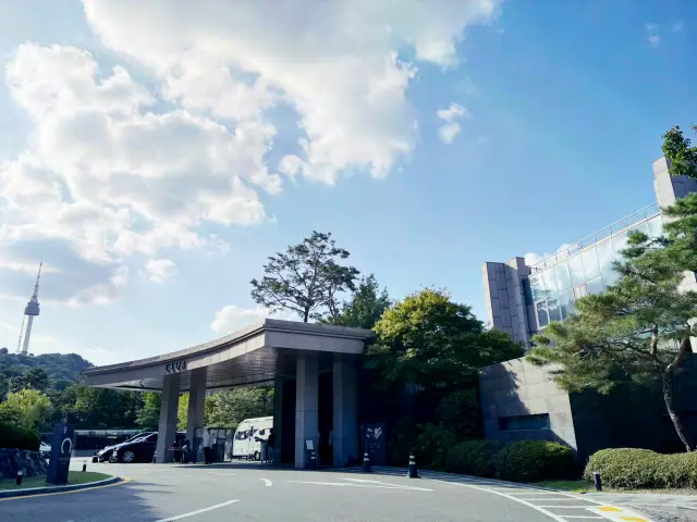 從南山塔到國立劇場、班尼路酒店