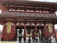 Morning stroll in Asakusa: Timeless Charm of Sensoji Temple⛩️