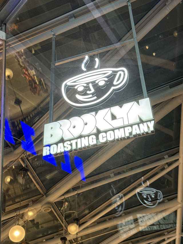 🌇 Stylish & Spacious: Brooklyn Roasting Company at Tokyo International Forum