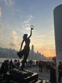 Hong Kong: Where Neon Dreams Meet Tradition 🇭🇰✨