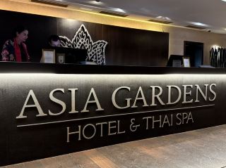 Dreaming of Asia without leaving Spain? You’ll adore Asia Gardens Hotel & Thai Spa, a Royal Hideaway Hotel in Benidorm—where lush gardens, tranquil pools, and refined Asian touches fuse for a resort experience unlike any other. 🌴 Imagine waking up in a spacious room, bathed in daylight, next to a plush sofa and glowing table lamp (so inviting after a day in the sun!). 🌞

Set moments from Terra Mítica (Rotonda del Fuego), the property’s amazing pools are a true highlight. Enjoy adult-only spaces and heated pools with overhead heaters, ensuring comfort year-round. Each is beautifully maintained—perfect for an insta-worthy shot by the water surrounded by tropical plants.

Rooms? They’re impressively large, spotless, and feature thoughtful perks like toiletries and nightly turndown service. Deluxe suites offer extra luxury, but even standard rooms are filled with culture-inspired charm. Tip: Book during the quieter months for a relaxed, nearly private oasis, with sunbeds to spare!

Dining is eclectic—jump into the Koh Samui Asian restaurant for authentic flavors and warm service, or try the festive buffets filled with variety and fresh juices. The detox bar and made-to-order omelets are must-tries at breakfast!

Families will love the kids’ club and engaging daily activities, though check ahead on specific details. For couples or solo travelers, the peaceful spa and adult-only zones promise true relaxation. Don’t forget to snap a few close-ups in your room—the interiors capture that seamless blend of Asia and Mediterranean.

Book your stay on trip.com for exclusive rates. Always reserve dining early, and double-check your bookings due to occasional reservation hiccups. For a quick itinerary: morning poolside, afternoon spa, evenings in themed restaurants, and lazy strolls in the gardens.

#Benidorm #LuxuryResort #FamilyTravel #AsianStyle #SpaHotel