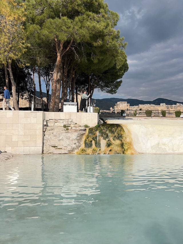 석회 온천 위에 펼쳐진 햐얀 천국, 파묵칼레