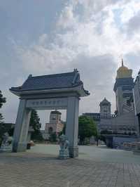 佛國淨土與落羽松秘境交織的南投中台禪寺