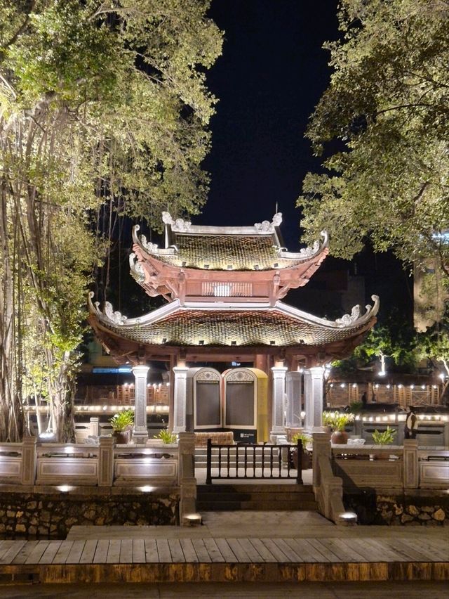 Hanoi's Old Quarter: A Lively Maze of History and Commerce Hanoi's Old Quarter: A Lively Maze of History and Commerce