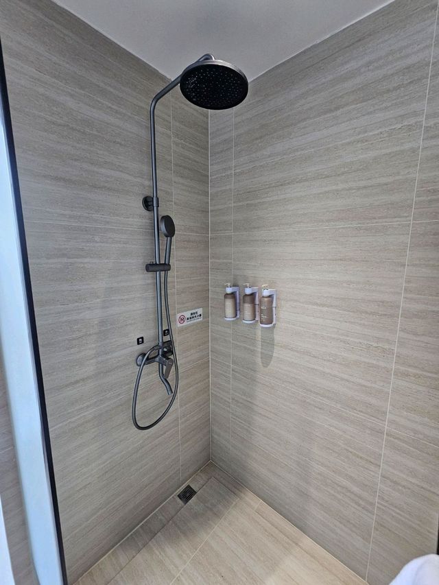 360° City Views & Chic Minimalist Vibes at Mixiyue Scenic Hotel in Chongqing 💫