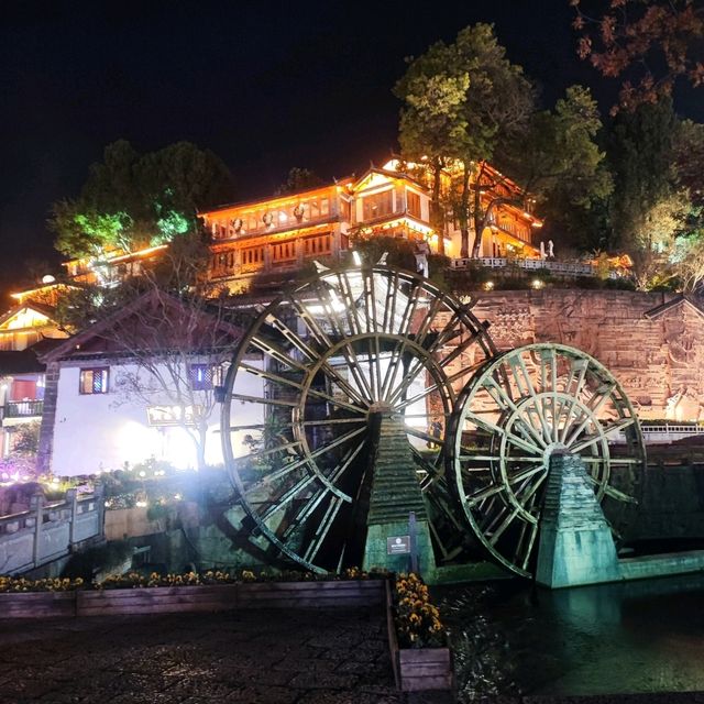 Lijiang Weekend Itinerary: Ancient Town Vibes & Epic Snow Mountain Views 🏔️✨ Lijiang Weekend Itinerary: Ancient Town Vibes & Epic Snow Mountain Views 🏔️✨