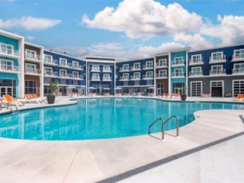 🏨✨ Cambria Hotel Rehoboth Beach – สหรัฐอเมริกา ✨🌊

โรงแรมสไตล์โมเดิร์นที่ให้บรรยากาศผ่อนคลาย เหมาะทั้งสายพักผ่อนและท่องเที่ยว 🧳🤍 ห้องพักกว้าง สะอาด ดีไซน์ทันสมัย มีมุมทำงานและพื้นที่นั่งเล่นสบาย ๆ 🛋️🛏️
สิ่งอำนวยความสะดวกครบครัน ทั้งสระว่ายน้ำ ฟิตเนส และพื้นที่ส่วนกลางที่โปร่งโล่ง 🌿🏊♀️
พนักงานบริการเป็นมิตร ให้ความช่วยเหลือดี ทำให้การเข้าพักราบรื่นและน่าประทับใจ 😊✨

📍 ทำเลที่ตั้ง & บริเวณสำคัญรอบ ๆ

ใกล้ Rehoboth Beach Boardwalk เดินเล่น ชมวิวทะเล ช้อปปิ้ง และร้านอาหาร 🌅🍦

ไม่ไกลจาก Rehoboth Beach หาดยอดนิยม บรรยากาศคึกคัก 🏖️

ใกล้ Tanger Outlets Rehoboth Beach แหล่งช้อปปิ้งแบรนด์ดัง 🛍️

เดินทางสะดวกไปยังร้านอาหาร คาเฟ่ และแหล่งท่องเที่ยวท้องถิ่น 🚗📍


เหมาะสำหรับผู้ที่มองหาที่พักคุณภาพ ทำเลดี ใกล้ทะเล และครบทุกความสะดวกสบาย 🌊💙

#CambriaHotel #RehobothBeach #USA #BeachHotel
#ModernStay #VacationVibes #TravelUSA #SeasideGetaway