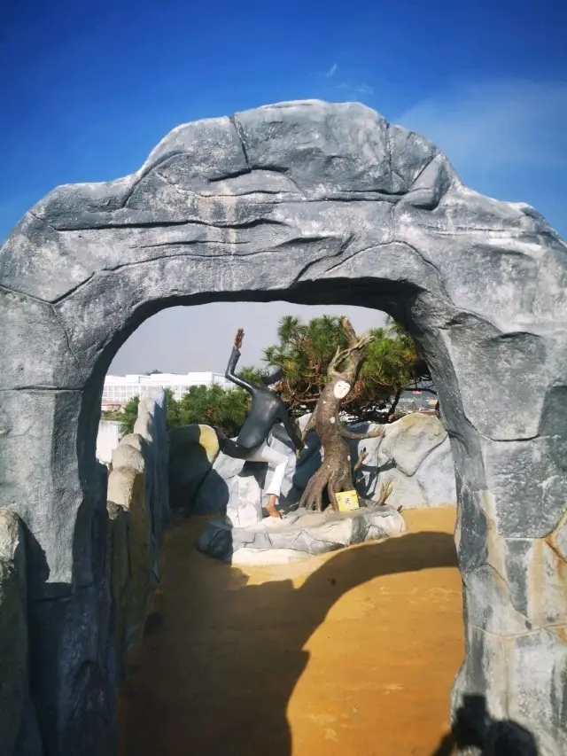 Crazy House – architecture without straight lines