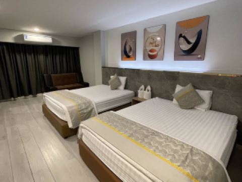 🏨✨ Berich Hotel Tak — 市中心一家新酒店。