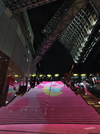 京都駅—未来感あふれる幾何学的な巨大建築！ | Trip.com 京都