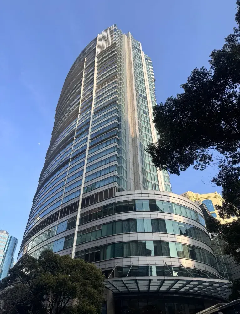 상하이 핵심 위치 호텔에서 누워 즐기는 와이탄.