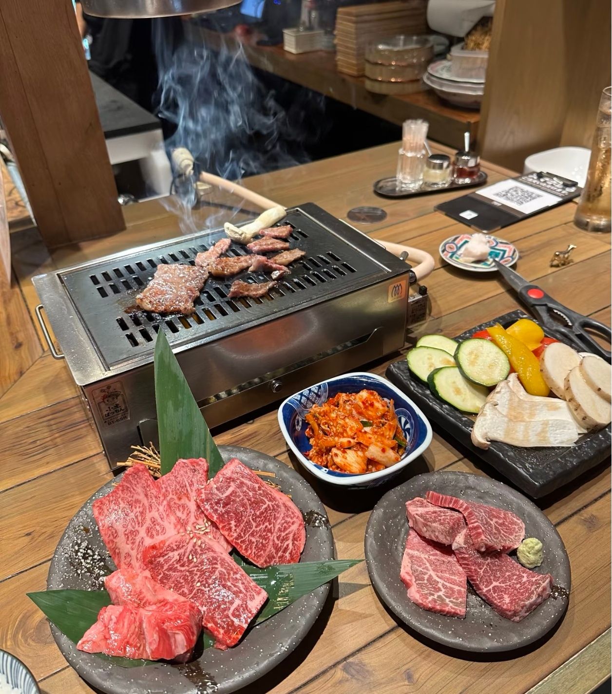 Saya makan yakiniku daging Wagyu yang sangat otentik dua kali dalam tiga hari di Osaka.