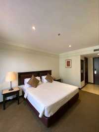 “Comfort & Convenience: Spacious Stay by Jonker”