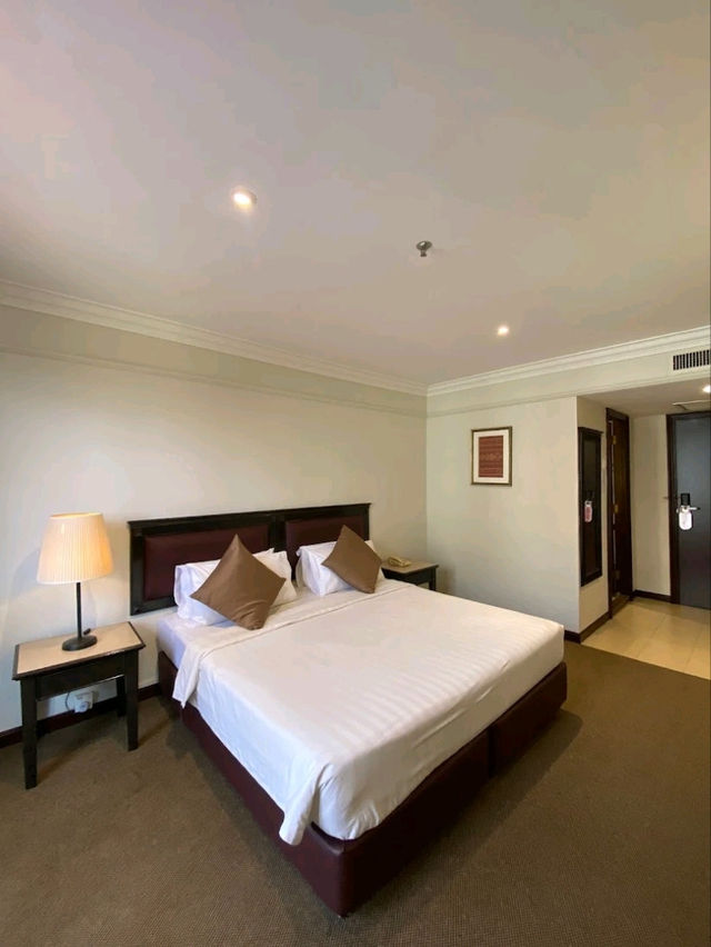 “Comfort & Convenience: Spacious Stay by Jonker”