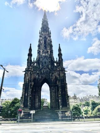 Experiencing Hot and Cold Extremes in Edinburgh, Scotland in Late June