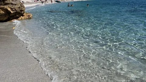 🇮🇹 황금빛 모래와 환상적인 해변 — traveler post in 취아카