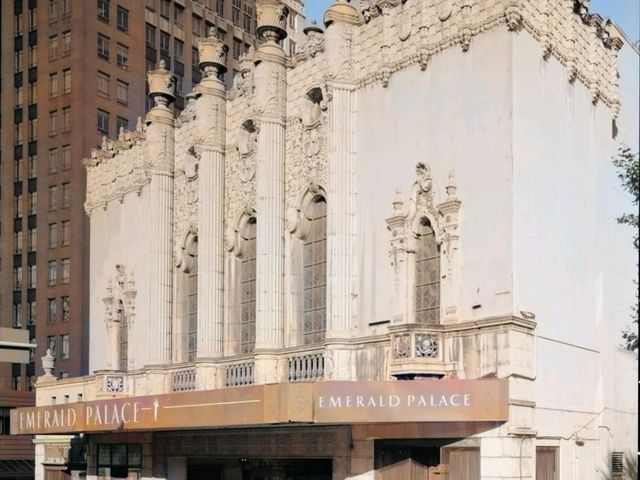 🎭 The Fox Theater Seattle: A Vintage Jewel for Live Entertainment 🌟🇺🇸