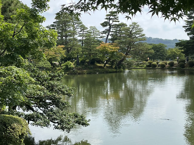 2-Day Kanazawa Tour: Meditative Temples and Modern Art Symphony