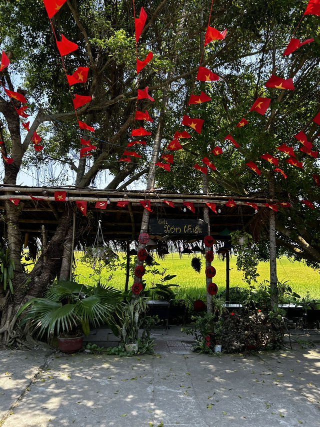 This café will meet you from 6 am in the morning Hoi An!
