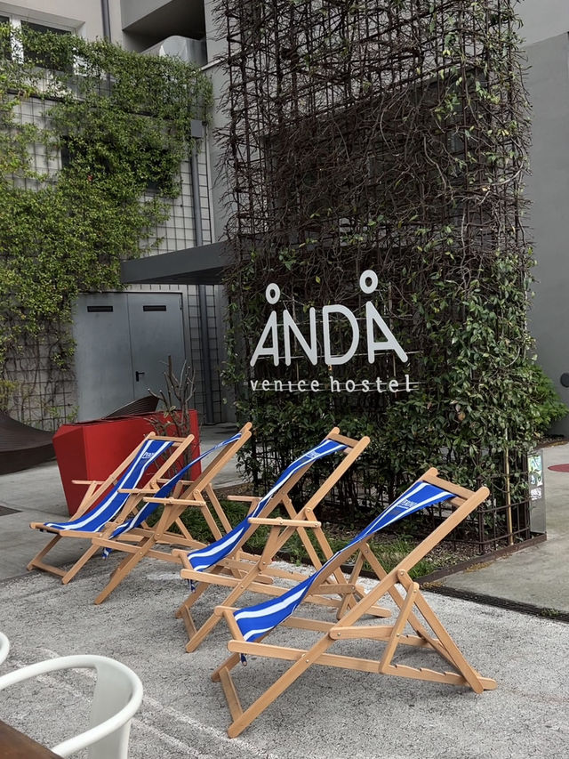 Stay in ANDA Venice Hostel, save money