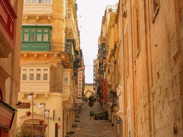 ✨Valletta: Golden Alleys & Timeless Old Town Charm 🏰🌅