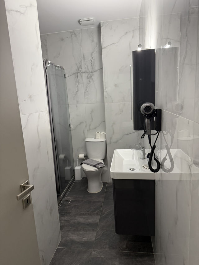 Clean, Cozy & Convenient — Ideal for a Short Stay at Athens! 