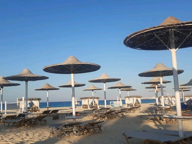 หาดสวย น้ำใส อัลมาร์ซาร์ "Long beach almaza bay"