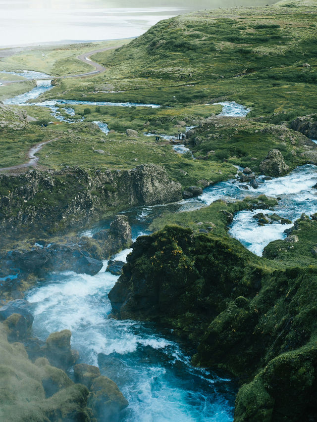 🌫️ 안개 사이로 울리는 폭포의 숨결 🇮🇸