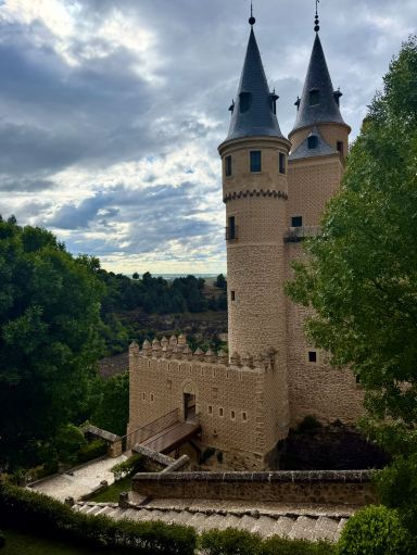 A Spring Visit to Segovia's Iconic Castle | Trip.com Segovia