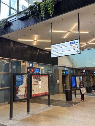สถานีขนส่ง Kamppi เฮลซิงกิ ฟินแลนด์｜รีวิวศูนย์กลางการคมนาคมสำหรับนักเดินทางด้วยตัวเอง เชื่อมต่อตัวเมืองและทั่วฟินแลนด์ในจุดเดียว