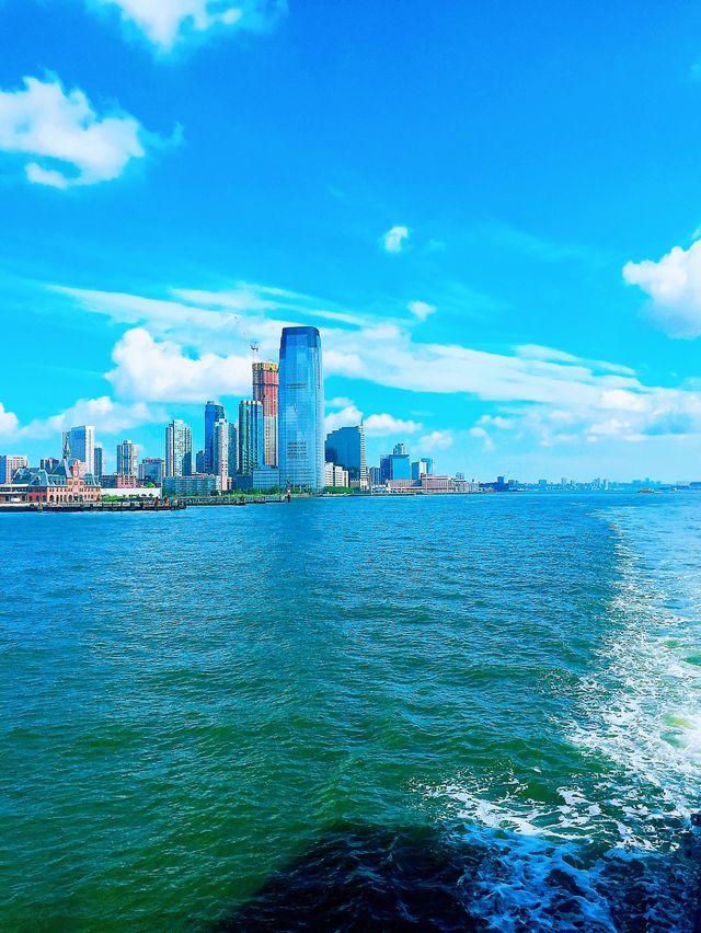 Take a boat ride to admire the Statue of Liberty and the stunning scenery of the bay.