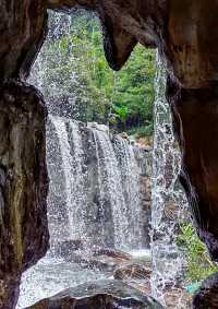 令人驚嘆的古龍峽大瀑布