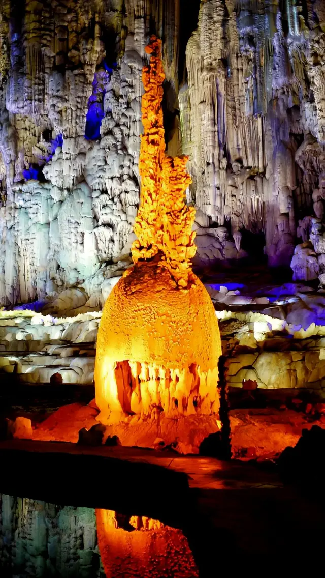 After returning from Mount Huang, one no longer seeks other peaks; outside Zhijin Cave, there is no other 'Cave Heaven'