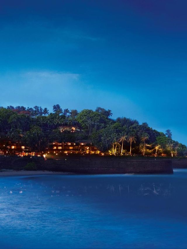 🌴🏖️ Goa's Gem: Unwind at Taj Fort Aguada! 🌅🍹