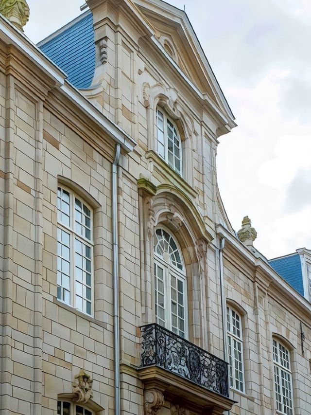 🌟 Antwerp's Gem: Sapphire House Hotel Review 🌟