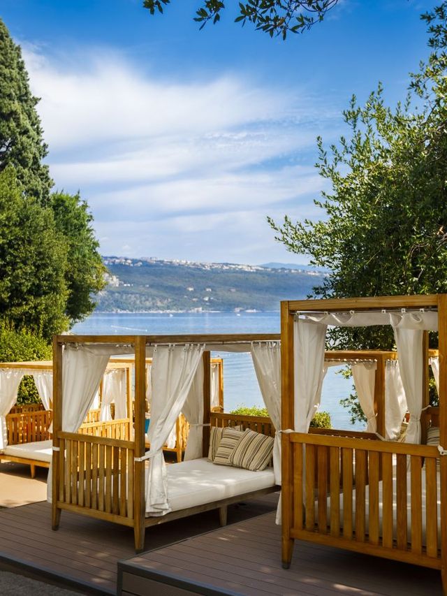 🌟 Opatija's Luxe Retreat: Hotel Ambasador Unveiled! 🌊