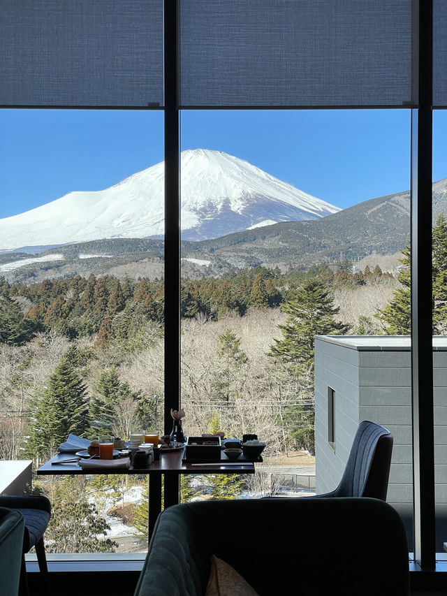 可以同時擁有富士山和賽車場的酒店