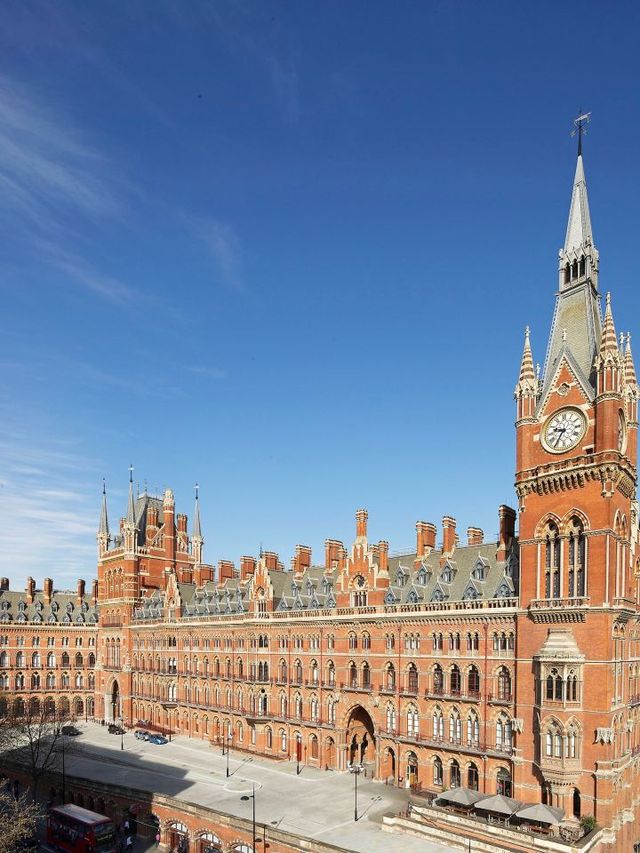 🌟 London's Luxe Landmark: St. Pancras Renaissance 🏰✨